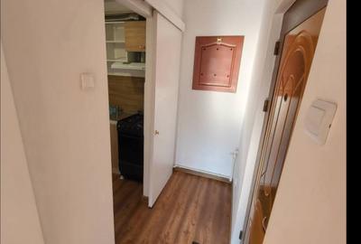 Apartament cu 3 camere semidecomandat, mobilat în Micro 21 - 8