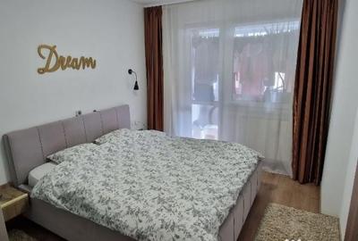 Apartament cu 3 camere semidecomandat în Baba Novac