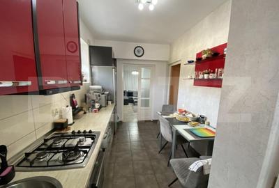 Casa de vanzare, mobilata si utilata, 4 camere, Zona Central - 2