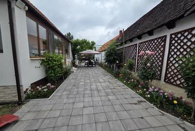 Se vinde casa renovata Tarlungeni, teren 550 m - 5