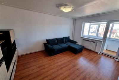 Apartament cu 2 camere decomandat în Casa de Cultură