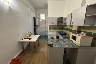 Spațiu comercial, de 45 mp, în Central - 4