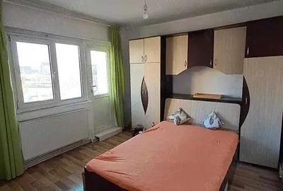 Apartament cu 3 camere semidecomandat în Podu Roș - 6