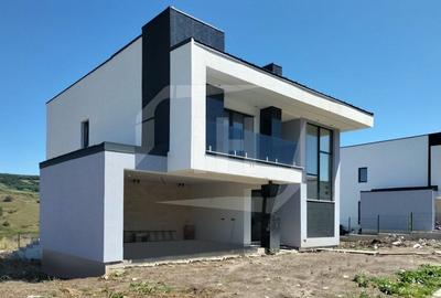 Casa  120 mp utili, terase  panoramice 40 mp, garaj