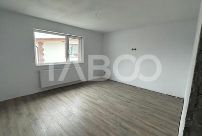 Apartament cu 3 camere decomandat în Turnișor - 2