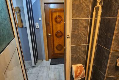 Garsonieră semidecomandată, mobilată în Democrației - 11