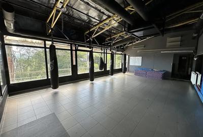 Spațiu comercial, de 75 mp, în Central - 3