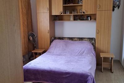 Casă cu 4 camere în Brătianu