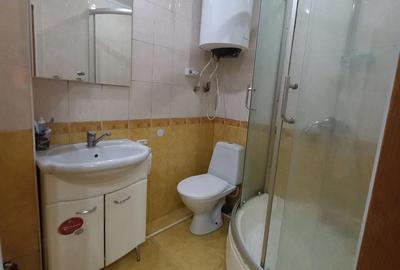 Garsonieră decomandată în Lipovei
