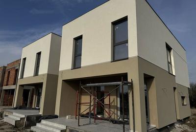 Casă cu 4 camere în Central - 2