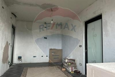 Apartament cu 2 camere semidecomandat în Săvinești - 2