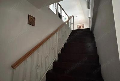 Spațiu comercial, de 50 mp, în Central - 4