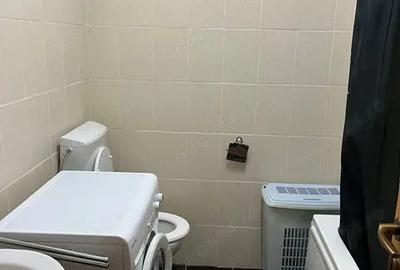 Apartament cu 3 camere semidecomandat în Central - 1