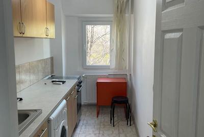 Garsonieră decomandată, mobilată în Tei - 8