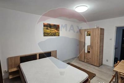 Garsonieră în 1 Mai - 2