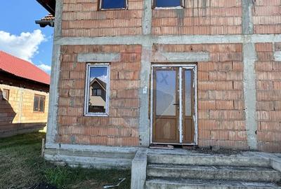 Casa cu 6 camere la rosu, intabulata in Zimandu Nou de vanzare - 3