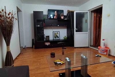 De vanzare apartament 3 camere - 1