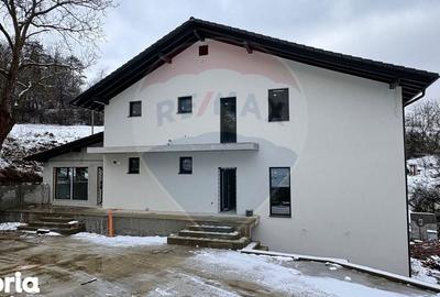 Casă cu 6 camere cu Teren 822 Mp în Central - 18