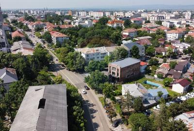 Casă individuală cu 7 camere cu Canalizare în Central - 3