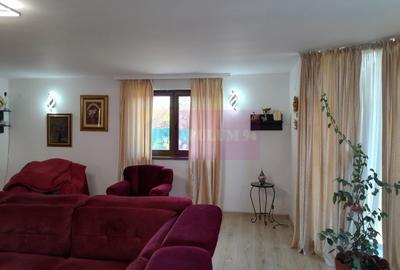 Casă cu 5 camere cu Teren 958 Mp în Central - 12