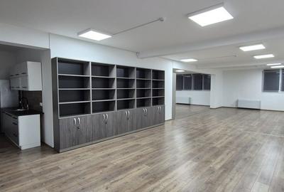 Spațiu comercial, de 100 mp, în Central