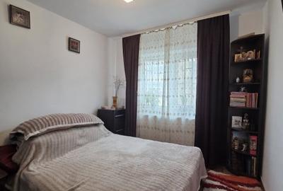Apartament cu 3 camere decomandat, mobilat în Poarta 6 - 5