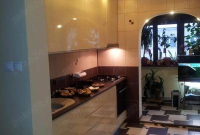 Apartament cu 3 camere decomandat în Berceni - 1