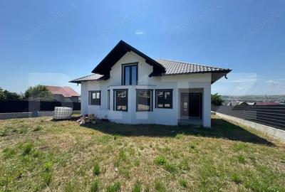 Casă cu 3 camere cu Teren 500 Mp în Central - 3