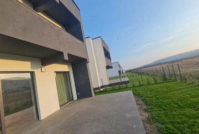 Casa de vanzare sau de inchiriat - 1