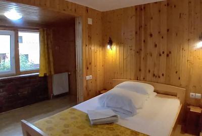Casă cu 4 camere cu Teren 680 Mp în Azuga - 8