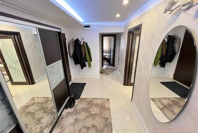 Apartament 3 camere, etaj 2, zona Centrala - Piata - Independentei - 12