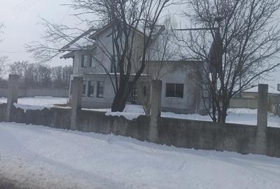Casa de vanzare la Titu - 1