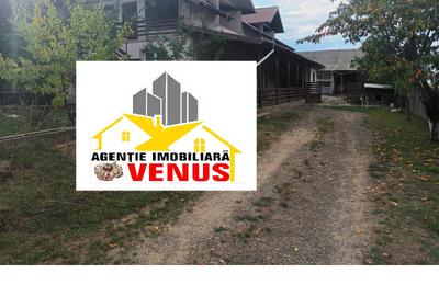 Casă individuală cu 4 camere cu Teren 10000 Mp în Central - 1