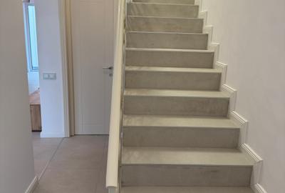 Duplex cu 4 camere cu Canalizare în Central - 3