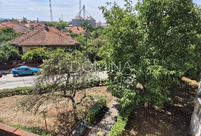 Apartament 3 camere *etaj 2 - decomandat* - str. Zambilelor - 7