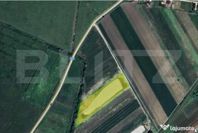 Teren de 8700 mp, în Central