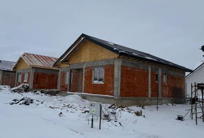 Casă individuală cu 4 camere cu Teren 400 Mp în Central - 2