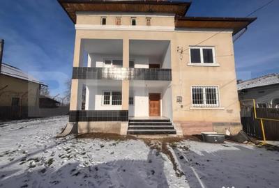 Casă cu 3 camere cu Teren 1000 Mp în Central - 4