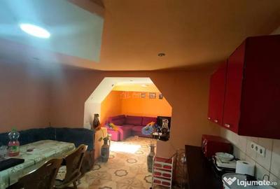 Casă cu 6 camere cu Teren 260 Mp în Muncitoresc - 6