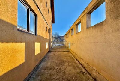 Casă individuală cu 12 camere cu Canalizare în Cristian - 4