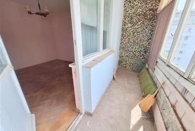 Apartament cu 3 camere decomandat în 9 Mai - 13