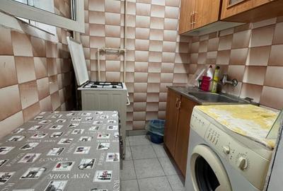 Apartament 3 camere semidecomandat, etaj intermediar - 4