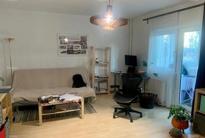 Apartament de 2 camere, 50 mp, decomandat, zona Mall Vitan - 1