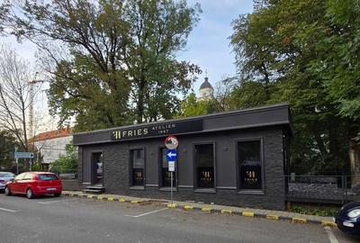 Spațiu comercial, de 60 mp, în Central - 4