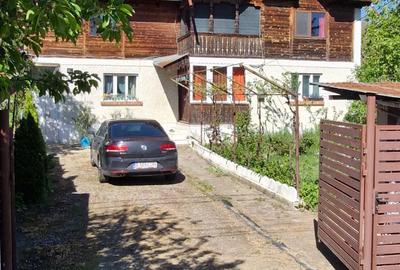 Casă cu 3 camere în Bărbătești