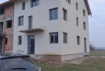 Casă cu Teren 388 Mp în Șimian - 2