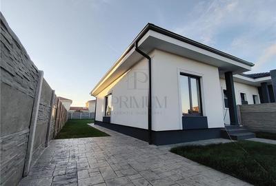 Duplex cu 3 camere cu Canalizare în Moșnița Nouă - 1