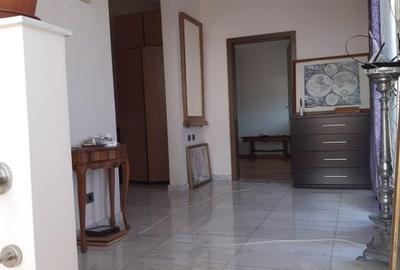 Arh. mediteraneana,constr.2012,garaj demisol 120 mp,7 camere,5 bai,7 min metrou - 2