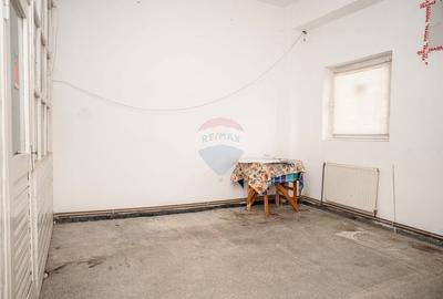Spatiu comercial de 158 mp de vanzare in Roman - 10