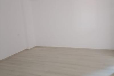 Apartament cu 2 camere decomandat în Casa de Cultură - 3